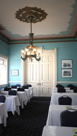 HI-Sacramento Hostel classroom
